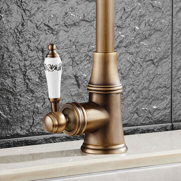 Retro Antique Brass Kitchen Sink Faucet Single Handle Rotation Spout Deck Cold and Hot Water Mixer T