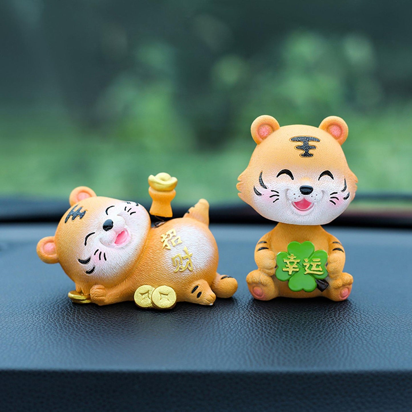 Simulation Car Shaking Head Tiger Ornament,resin Doll Nodding Tiger B