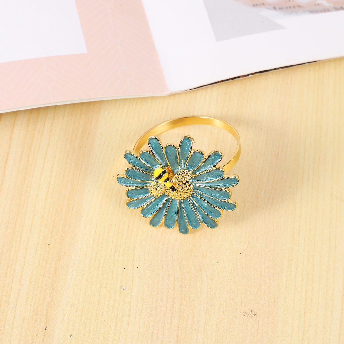 Napkin Ring 4piece Set,little Bee Napkin Holder Ring Table Decoration