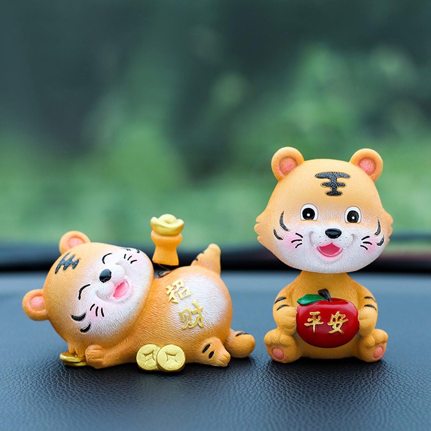 Simulation Car Shaking Head Tiger Ornament,resin Doll Nodding Tiger B