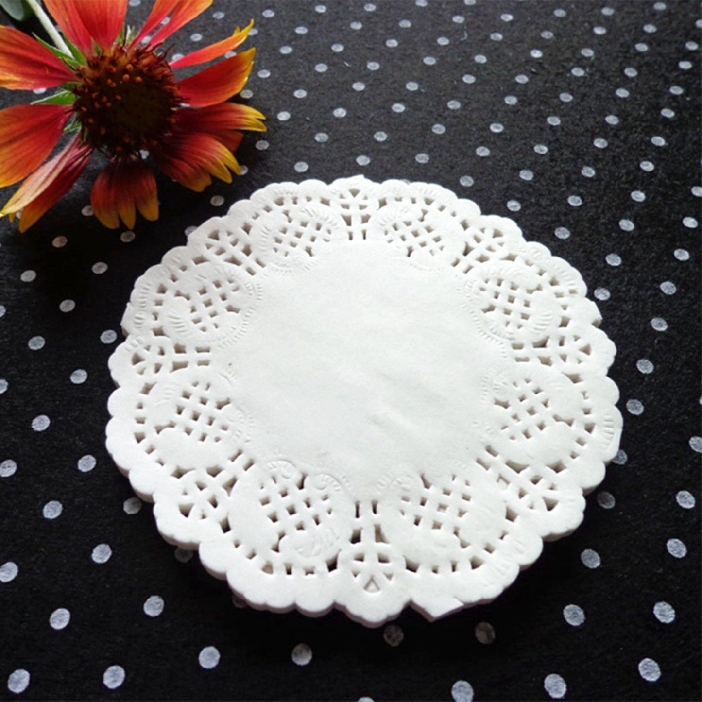 Lace Doilies Paper 100 Pcs,4.5 Inch Liners for Cake,tableware Display