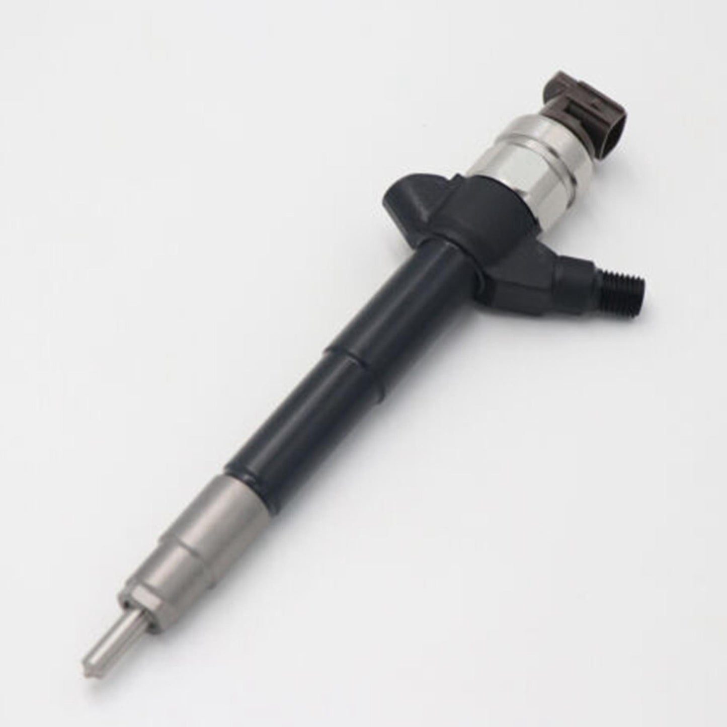 New Diesel Engine Spare Parts Injector Assembly for 4m41 Di-d Euro