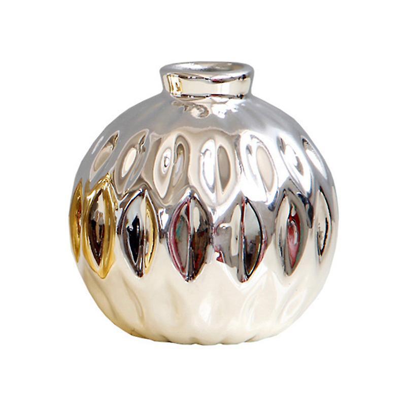Small Vase Small Flower Embossed Fish Lip Pattern Crafts (silver)