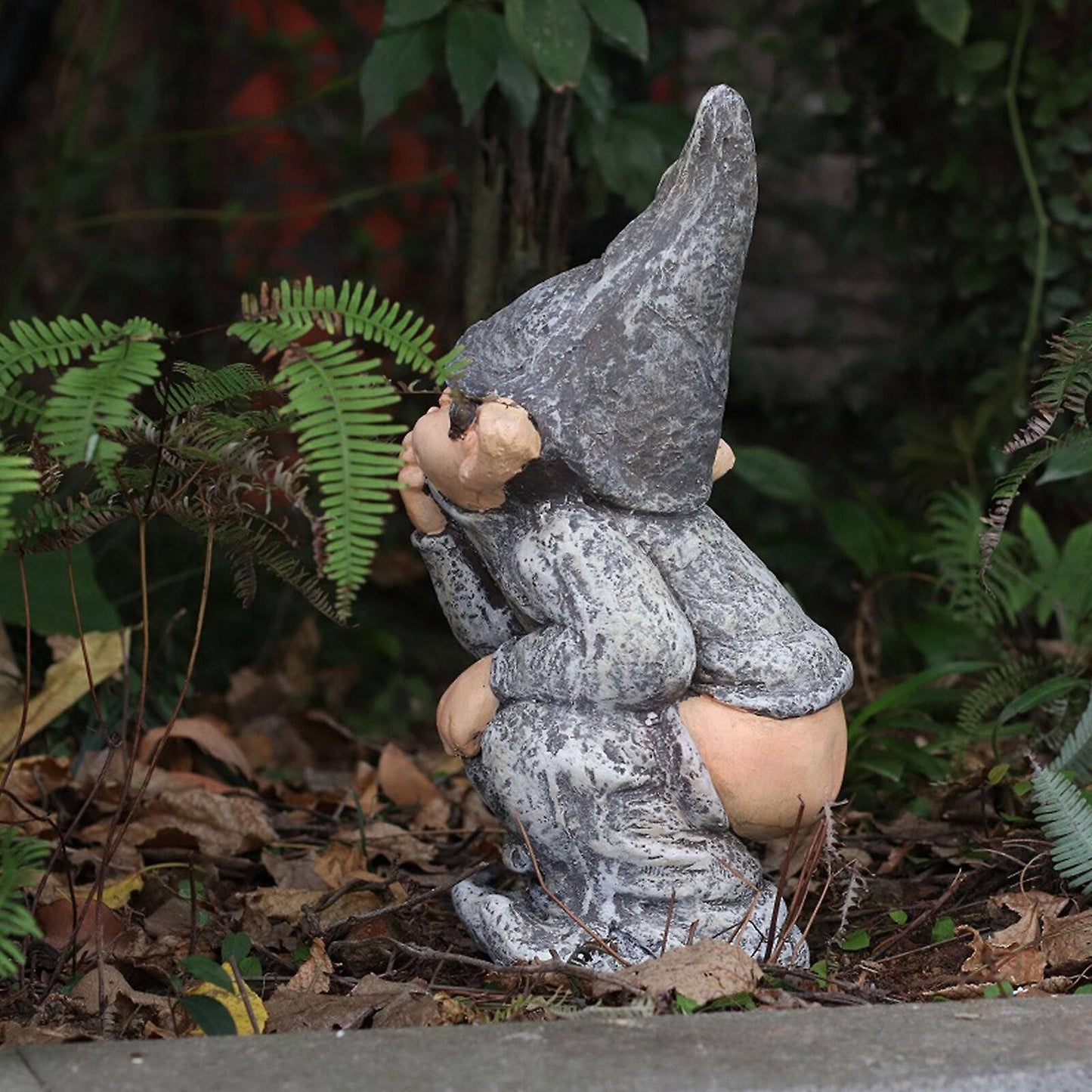 Gnome Pooping Miniature Statue Funny Resin Dwarf Lifelike Wacky Gift