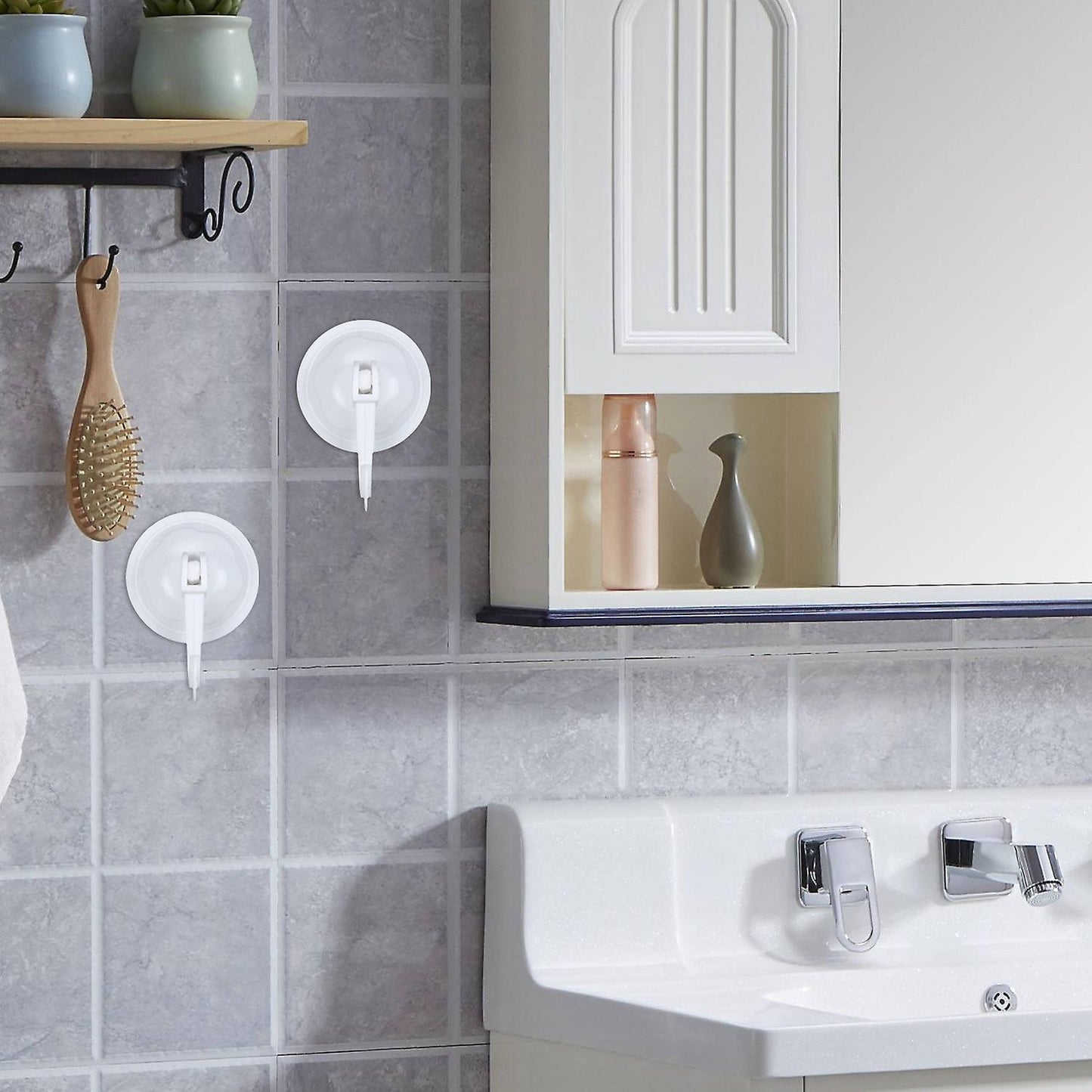 Household Wardrobe White Plastic 7cm Dia Suction Cup Single Hook